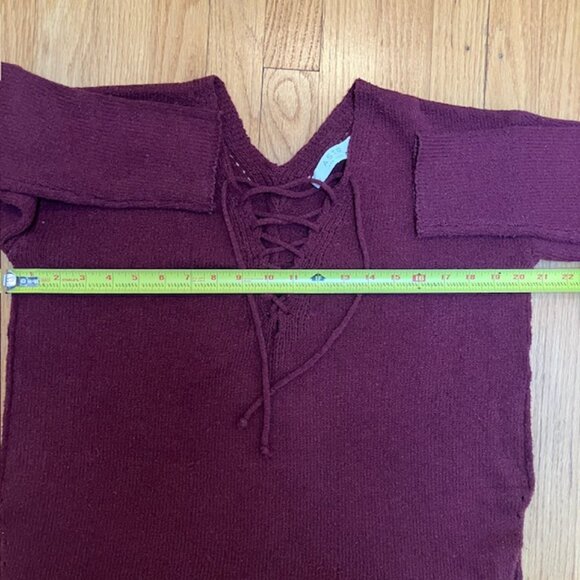 ASTR The Label Maroon Lace up V neck long sleeve sweater S - Picture 6 of 7